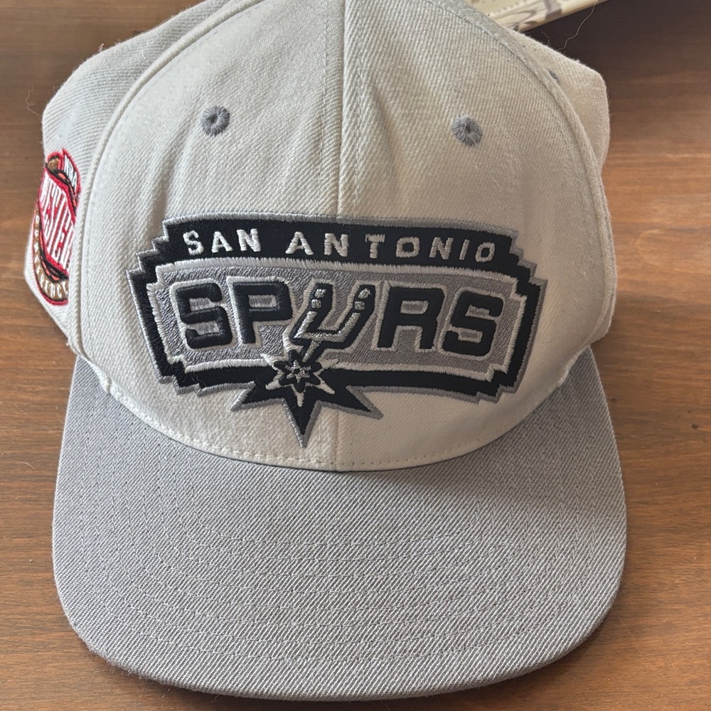Mitchell & Ness Gray San Antonio Spurs Hat